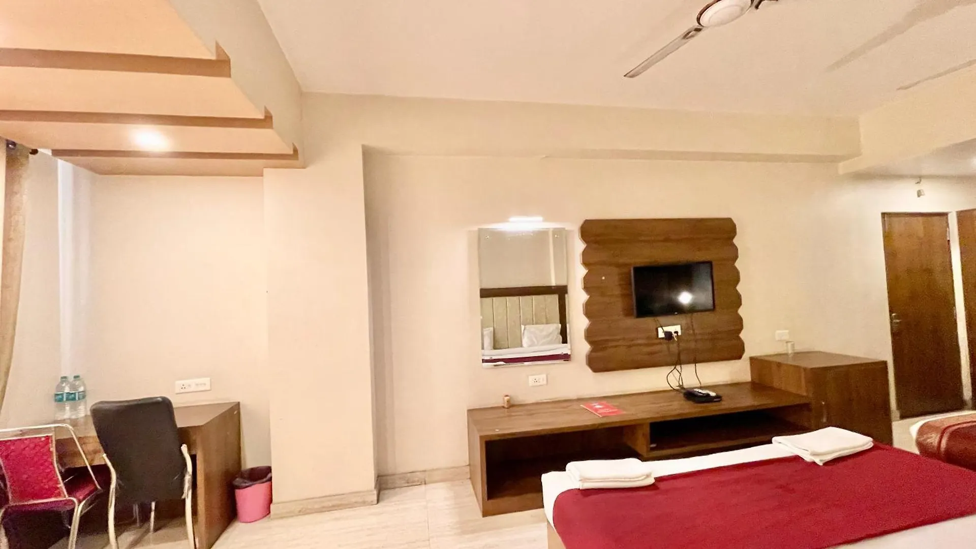 ****  Hotel Rudraksh ! Varanasi ! होटल रुद्राक्ष - హోటల్ రుద్రాక్ష్ Fully-Air-Conditioned Hotel At Prime Location With Parking Availability, Near Kashi Vishwanath Temple, And Ganga Ghat 3 India