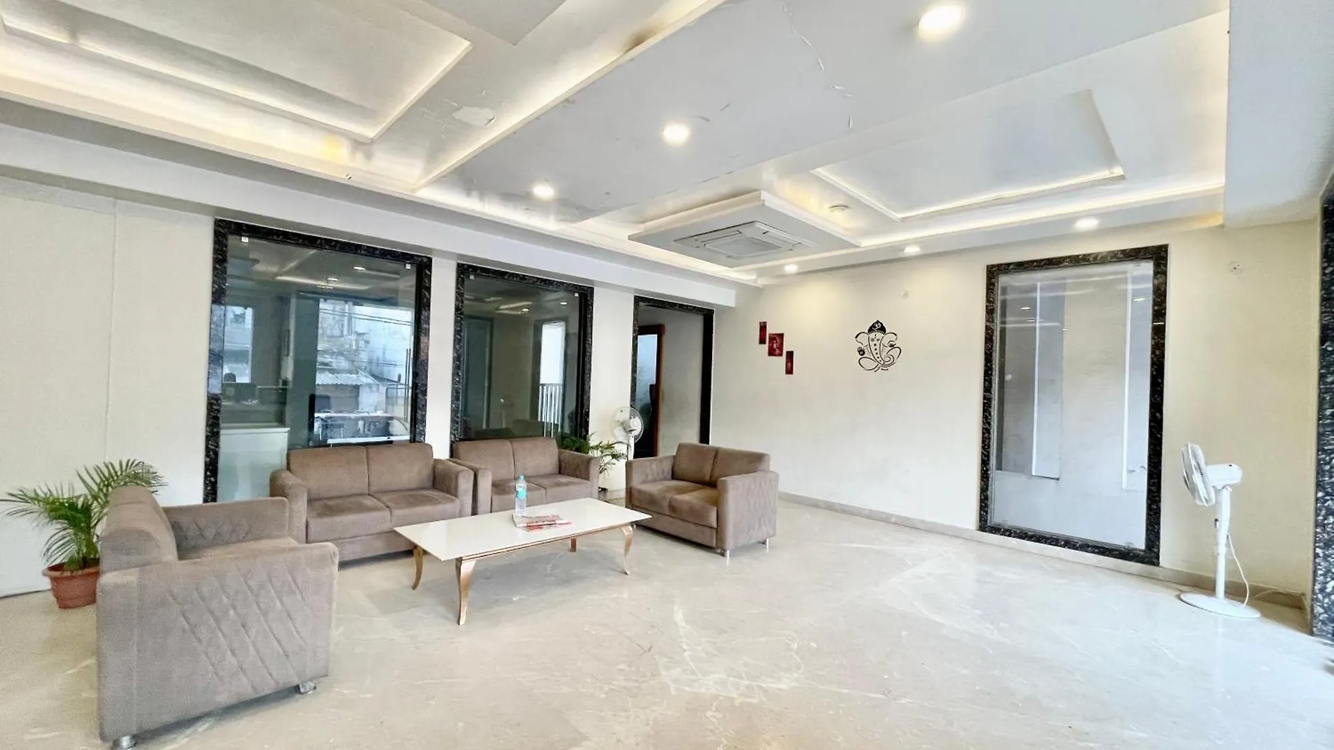****  Hotel Rudraksh ! Varanasi ! होटल रुद्राक्ष - హోటల్ రుద్రాక్ష్ Fully-Air-Conditioned Hotel At Prime Location With Parking Availability, Near Kashi Vishwanath Temple, And Ganga Ghat 3 インド