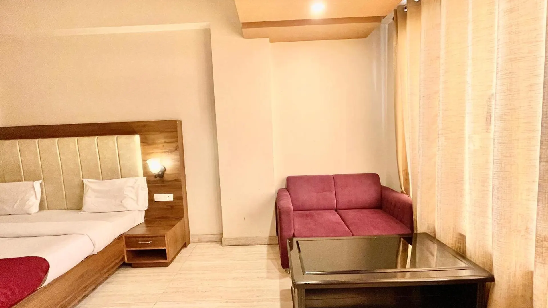 Hotel Rudraksh ! Varanasi ! होटल रुद्राक्ष - హోటల్ రుద్రాక్ష్ Fully-Air-Conditioned Hotel At Prime Location With Parking Availability, Near Kashi Vishwanath Temple, And Ganga Ghat 3