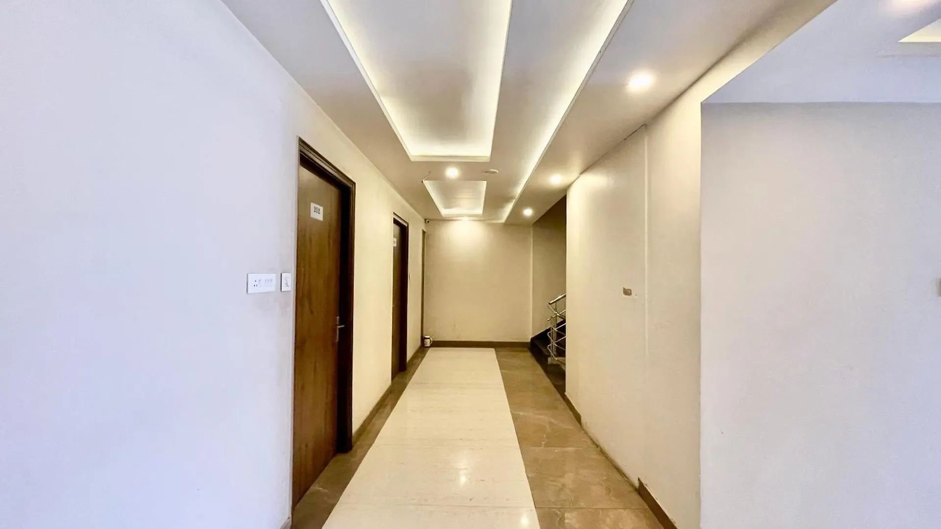 ****  Hotel Rudraksh ! Varanasi ! होटल रुद्राक्ष - హోటల్ రుద్రాక్ష్ Fully-Air-Conditioned Hotel At Prime Location With Parking Availability, Near Kashi Vishwanath Temple, And Ganga Ghat 3 インド